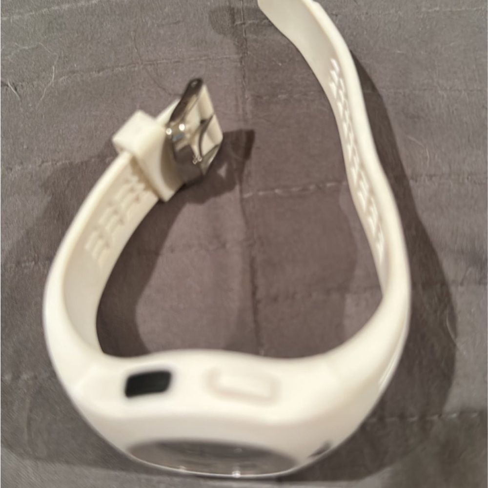 Adidas Watch needs battery - Picture 3 of 5